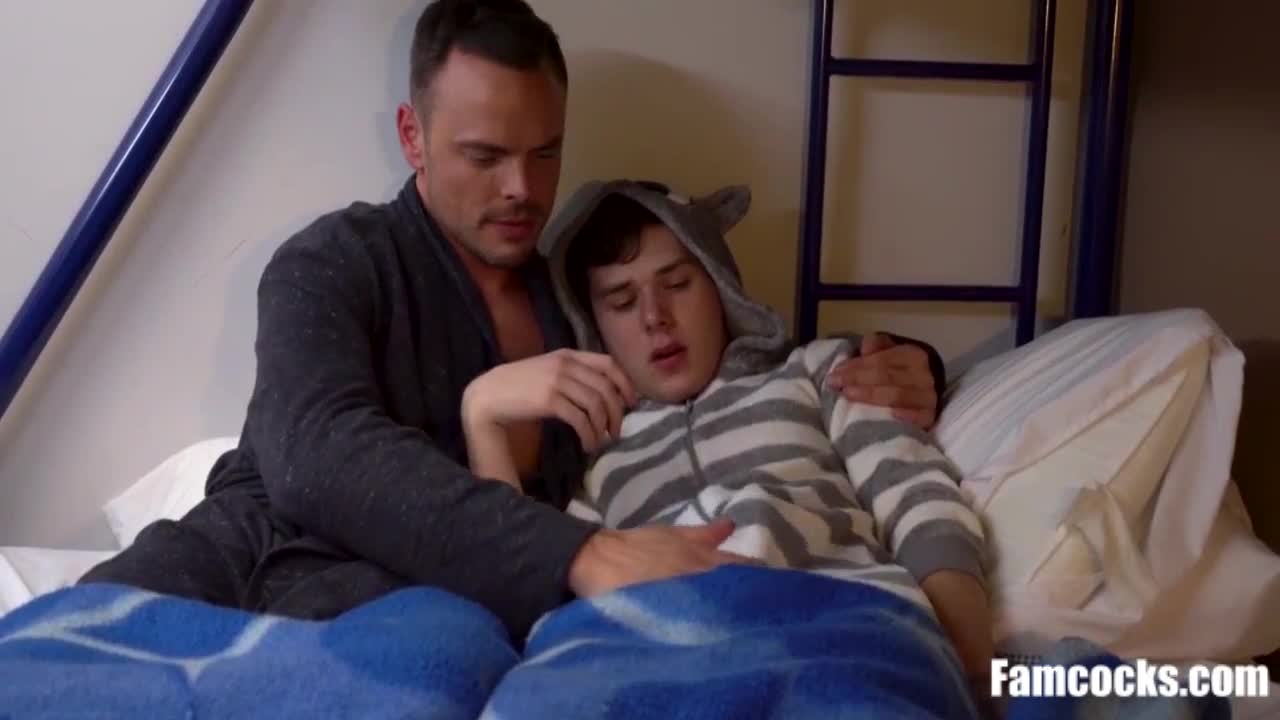 Verrassing neuken voor zoon door vader video gayhdporno